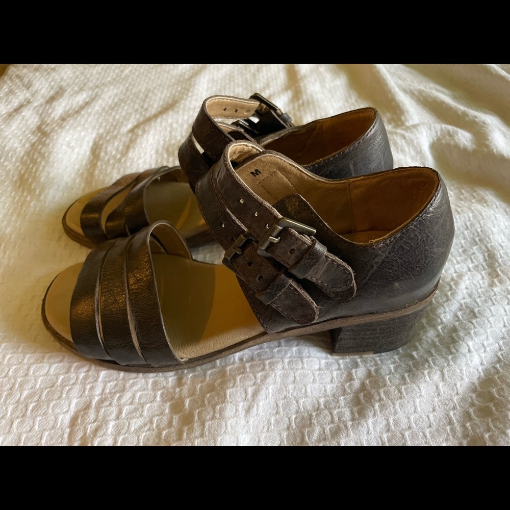 Gee WaWa Anthropologie Sandals, 6